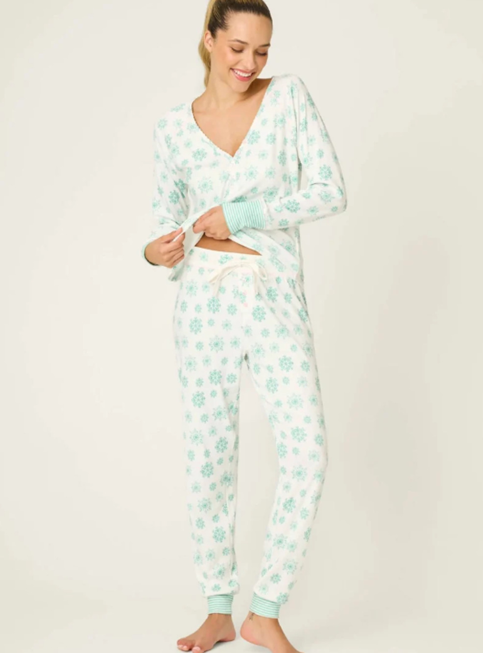 NWT P.J. Salvage Snowflake Wishes Pointelle Pajama Set Ivory Green Small Lounge
